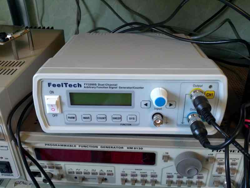 File:Feeltechfy3200s.jpg