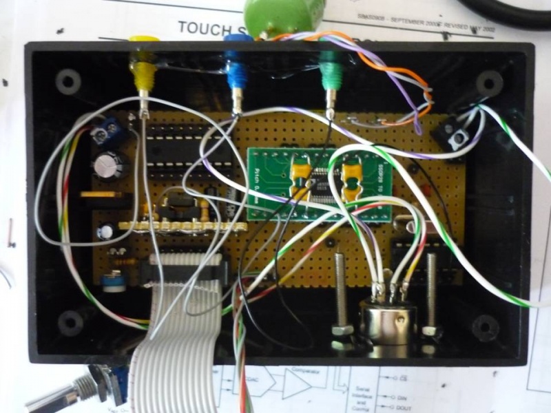 File:Ad9850-carte-avec-ampli.jpg