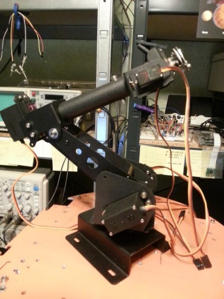 File:Robot arm 2.jpg